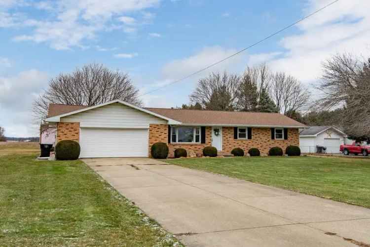 Single-family house For Sale in 32203, East Michigan Street, New Carlisle, Indiana