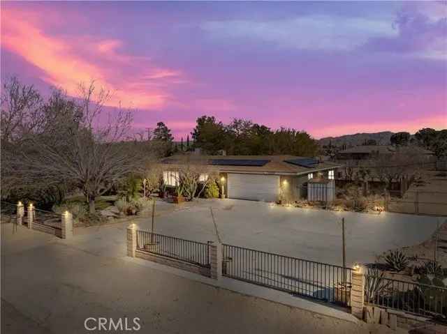 Single-family house For Sale in 20232, Modoc Road, Apple Valley, California