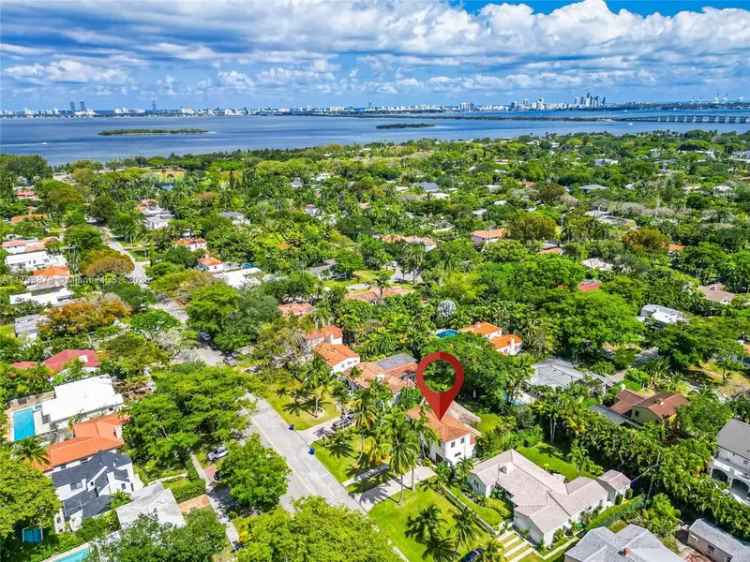 Single-family house For Sale in 464, Northeast 55th Terrace, Miami, Florida