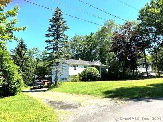 Single-family house For Sale in 21, Donna Drive, New Fairfield, Connecticut