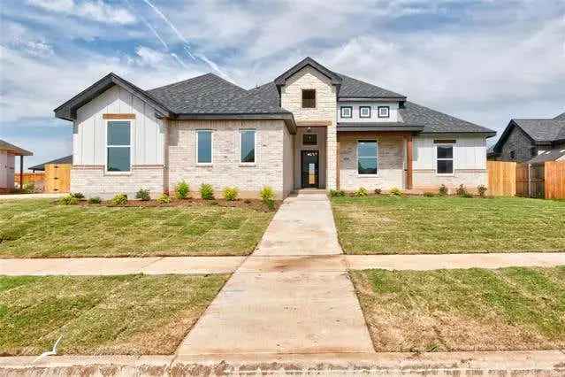 Single-family house For Sale in Midland, Texas