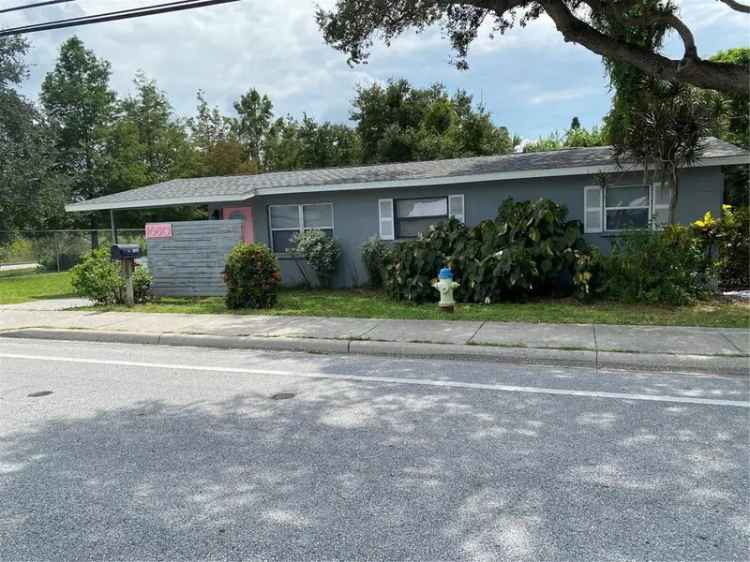 Single-family house For Sale in 1680, 17th Street, Sarasota, Florida