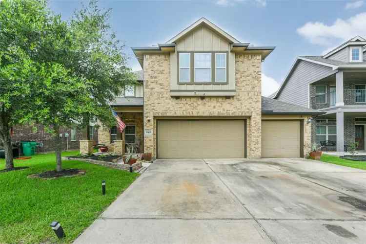 Single-family house For Sale in 6415, Hunters Creek Lane, Baytown, Texas