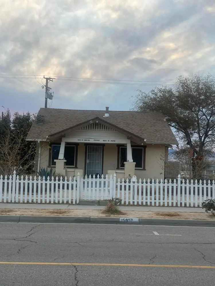 Single-family house For Sale in Mojave, California