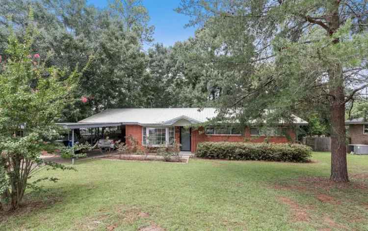 Single-family house For Sale in Dothan, Alabama