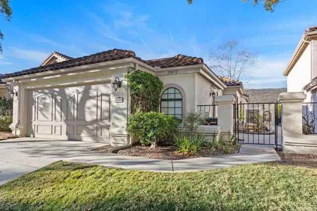 Single-family house For Sale in 29072, Vista Valley Drive, Vista, California