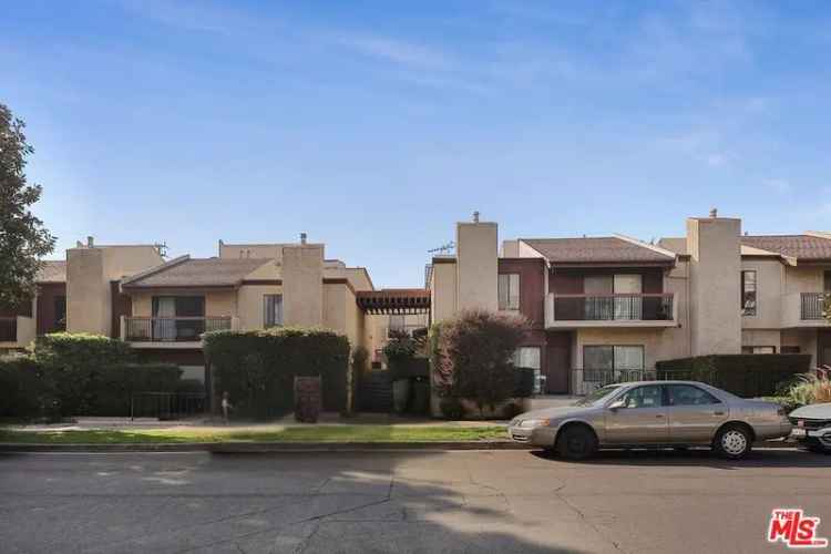 Condo For Sale in 1655, Greenfield Avenue, Los Angeles, California