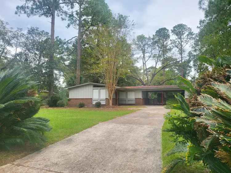 Single-family house For Sale in 1804, Acker Drive, Albany, Georgia