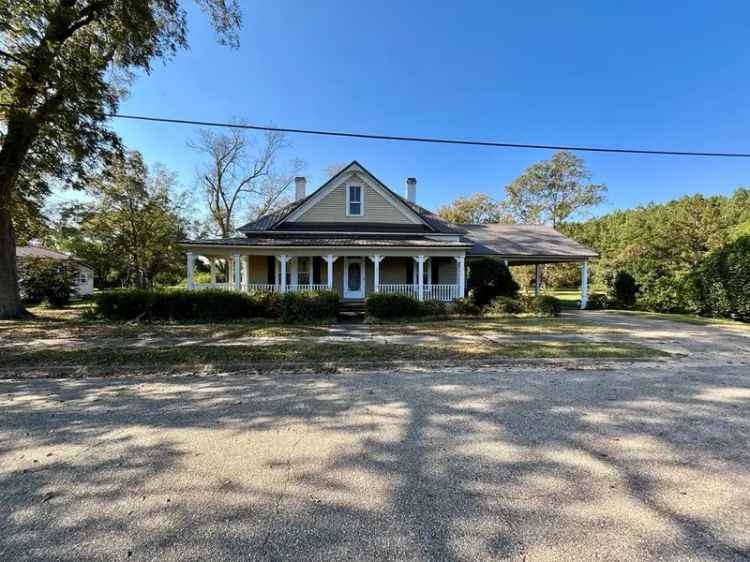 Single-family house For Sale in Newville, Alabama