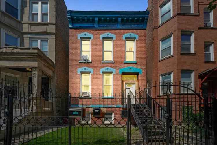 Multi-family house For Sale in 1454, North Campbell Avenue, Chicago, Illinois