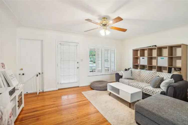 Multi-family house For Sale in 252, Mateo Way Northeast, Saint Petersburg, Florida