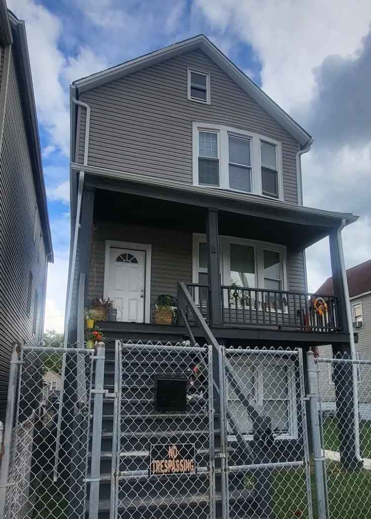 Multi-family house For Sale in 8543, South Burley Avenue, Chicago, Illinois