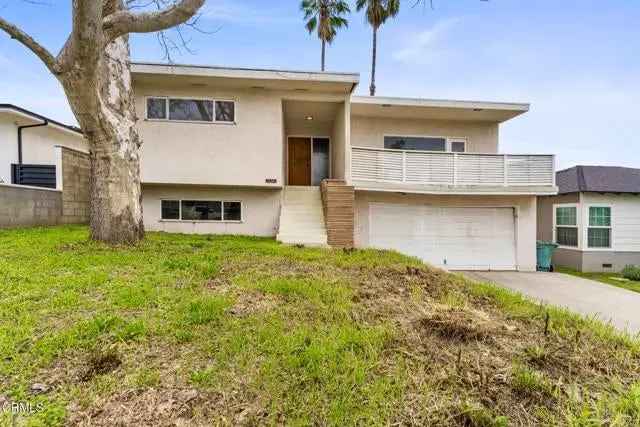 Single-family house For Sale in Burbank, California