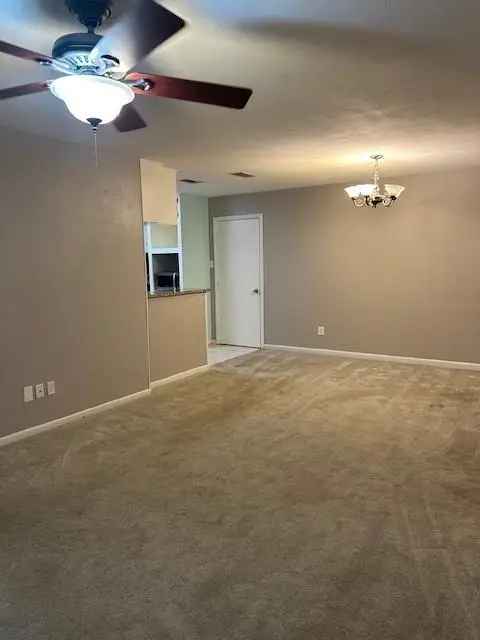 Single-family house For Rent in Azle, Texas