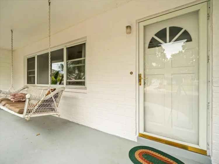 Single-family house For Sale in Saint Petersburg, Florida