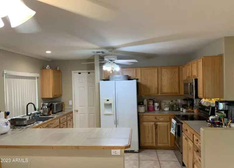 Single-family house For Sale in 11331, West McCaslin Rose Lane, Surprise, Arizona