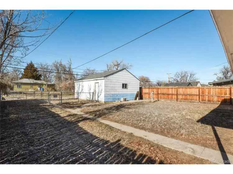 Single-family house For Sale in 1617, Jamaica Street, Aurora, Colorado