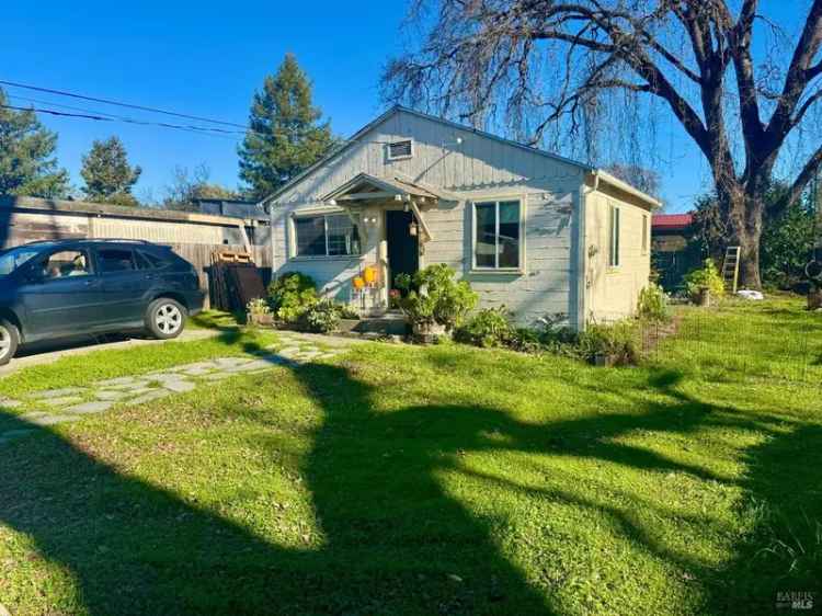 Single-family house For Sale in 1014, McMinn Avenue, Santa Rosa, California