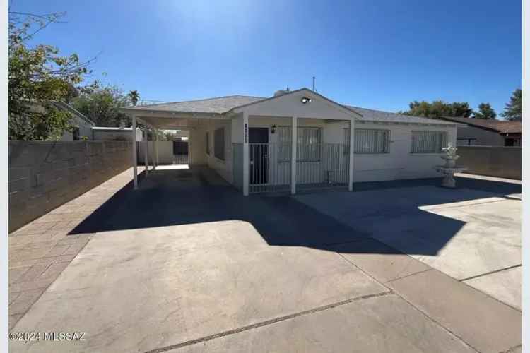 Single-family house For Sale in South Tucson, Arizona