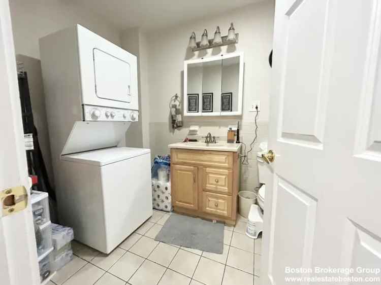 Apartment Unit for Rent with Washer Dryer