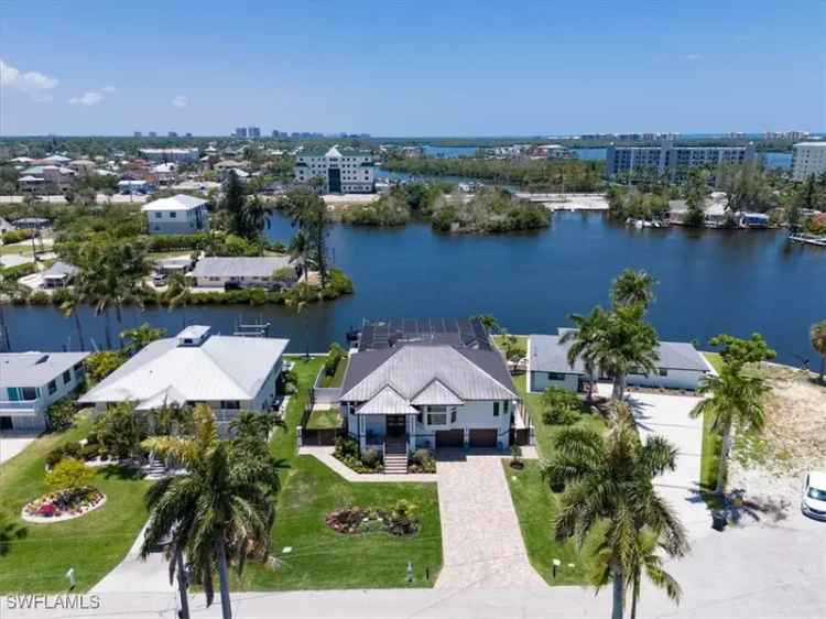 Single-family house For Sale in 4869, Regal Drive, Bonita Springs, Florida