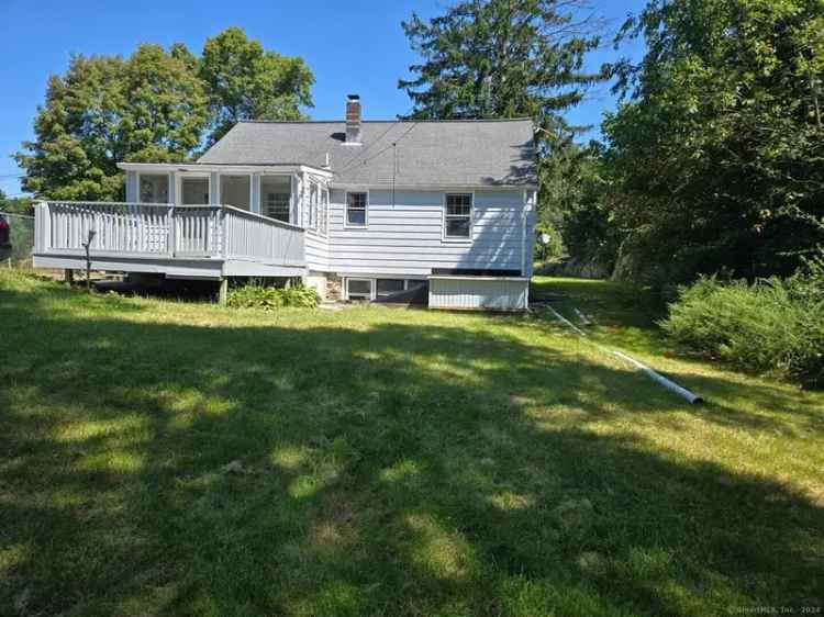 Single-family house For Sale in 418, Horton Hill Road, Naugatuck, Connecticut