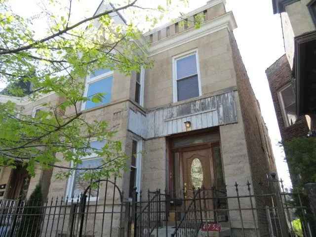 Multi-family house For Sale in 4752, North Ashland Avenue, Chicago, Illinois