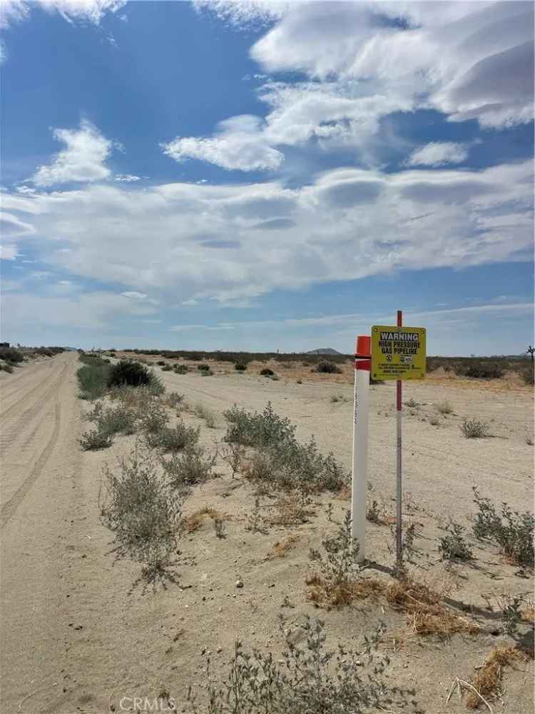 Land For Sale in Phelan, California