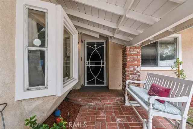 Single-family house For Sale in 9159, Geyser Avenue, Los Angeles, California