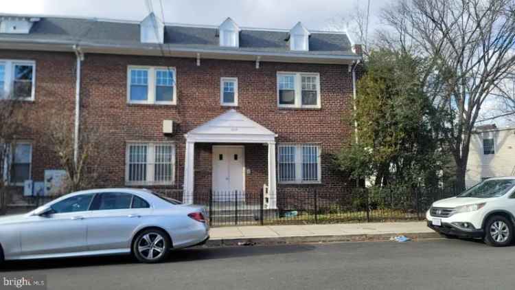 Multi-family house For Sale in 5828, Colorado Avenue Northwest, Washington, District of Columbia