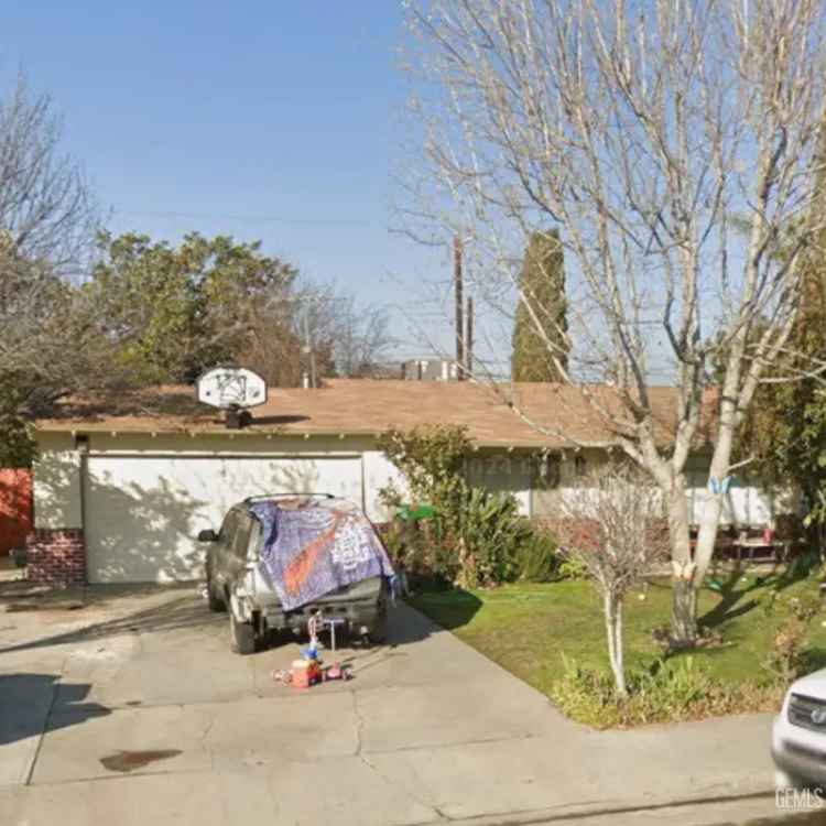 Single-family house For Sale in 3817, Balboa Drive, Bakersfield, California