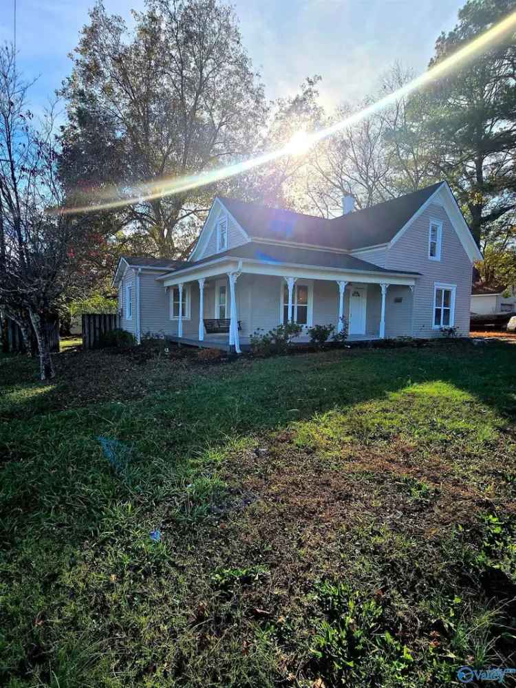 Single-family house For Sale in 501, 5th Street, Athens, Alabama