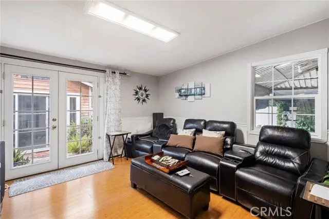 Single-family house For Sale in 12540, Barbara Ann Street, Los Angeles, California