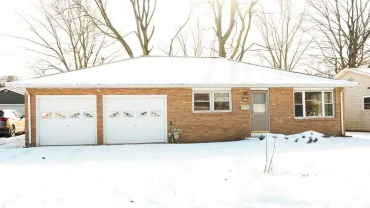 Single-family house For Sale in 1307, East Fairlawn Drive, Urbana, Illinois