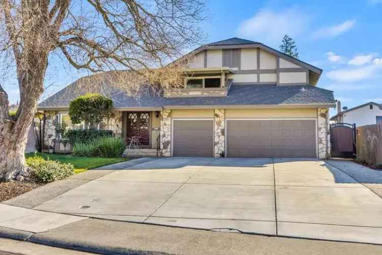 Single-family house For Sale in 8544, Hazel Crest Court, Elk Grove, California