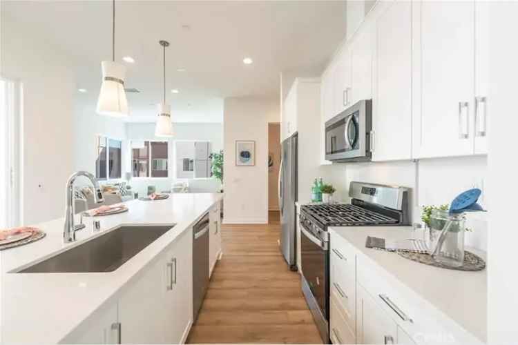 Condo For Sale in Irvine, California