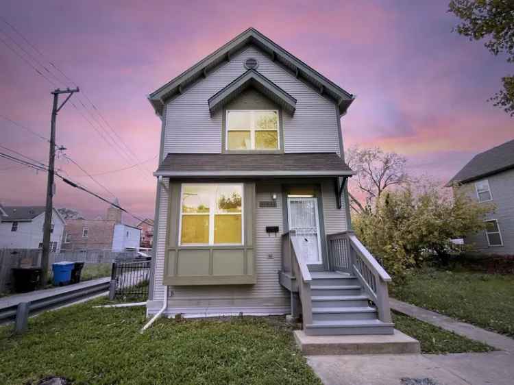 Single-family house For Sale in 10642, South Edbrooke Avenue, Chicago, Illinois