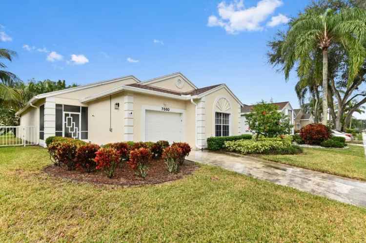 Single-family house For Sale in 7660, Mansfield Hollow Road, Florida