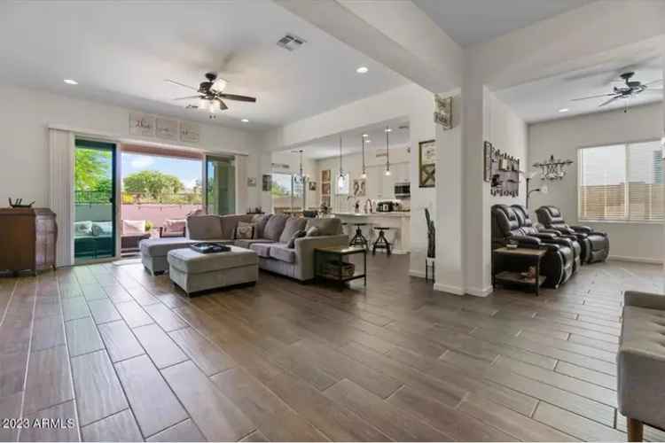 Single-family house For Sale in 21088, East Arroyo Verde Drive, Queen Creek, Arizona