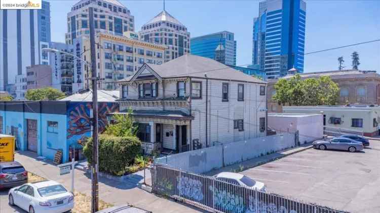 Multi-family house For Sale in Oakland, California