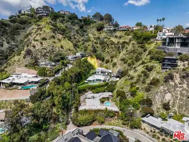 Single-family house For Sale in 1771, North Crescent Heights Boulevard, Los Angeles, California