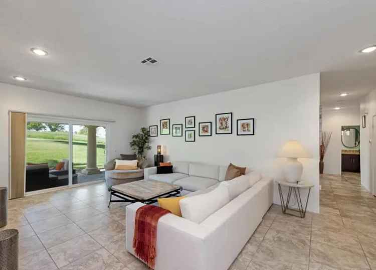 Condo For Sale in Palm Desert, California