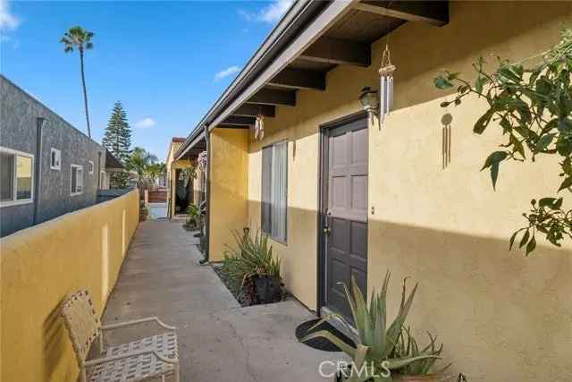 Single-family house For Sale in 155, West Escalones, San Clemente, California