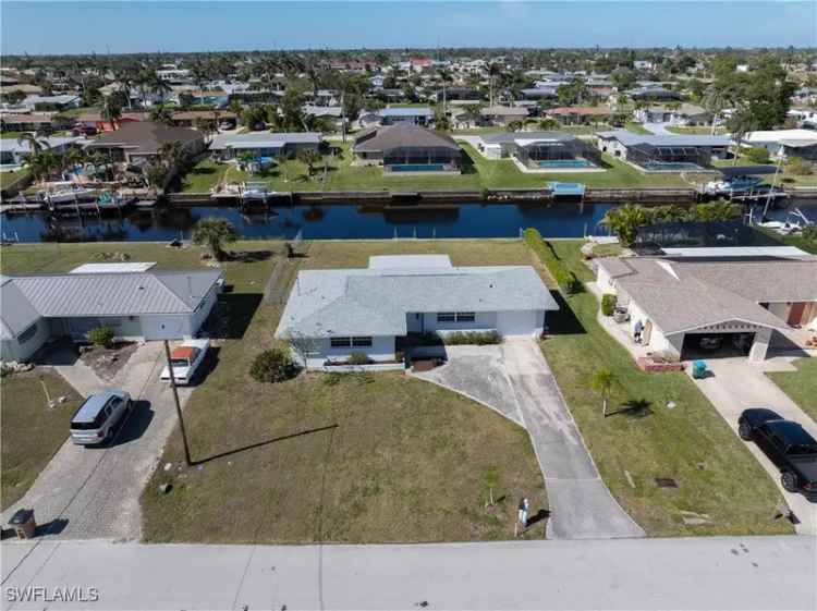 Single-family house For Sale in 3102, Southeast 18th Avenue, Cape Coral, Florida