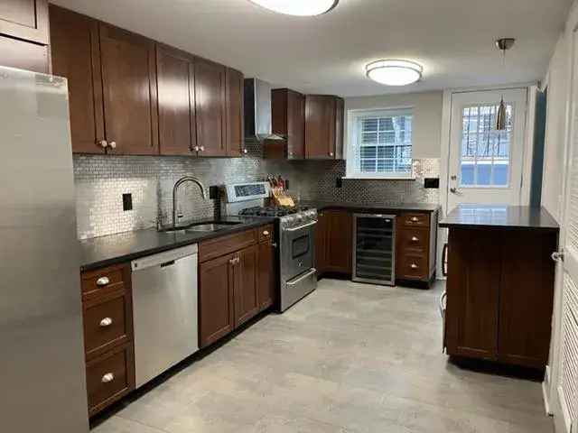 Townhouse for Rent - Renovated 3 Bed 3 Bath Duplex