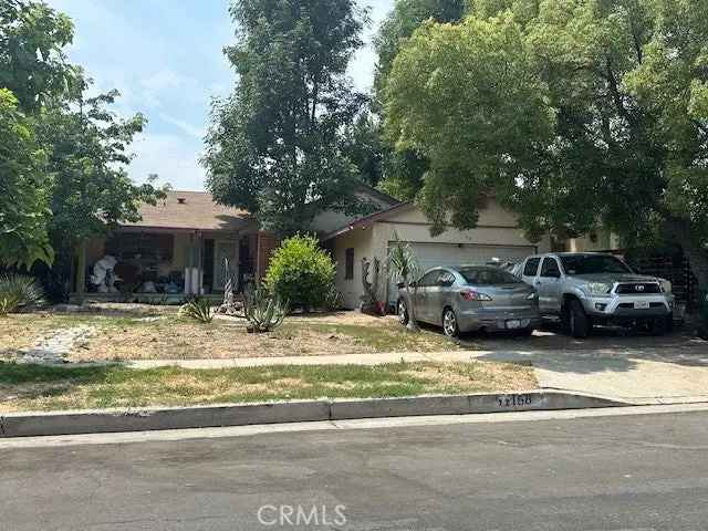 Single-family house For Sale in 17158, Ludlow Street, Los Angeles, California