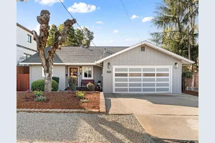 Single-family house For Sale in 4559, Edwards Lane, Castro Valley, California