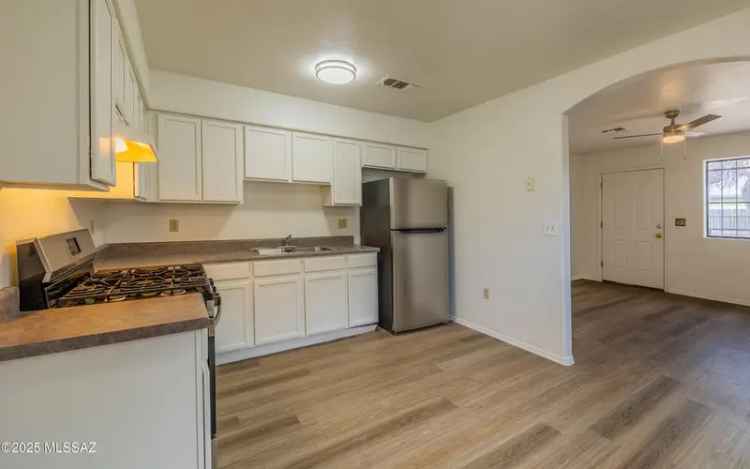 Multi-family house For Sale in 1716, North Dodge Boulevard, Tucson, Arizona