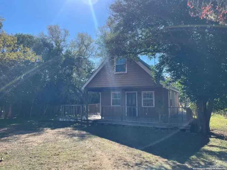 Single-family house For Sale in 301, Madrona Lane, Bandera, Texas