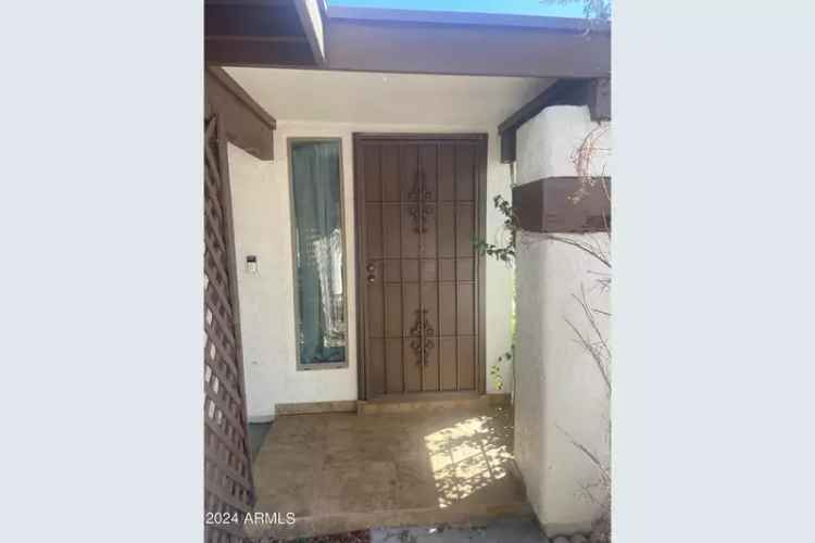 Single-family house For Sale in 13211, North 51st Drive, Glendale, Arizona